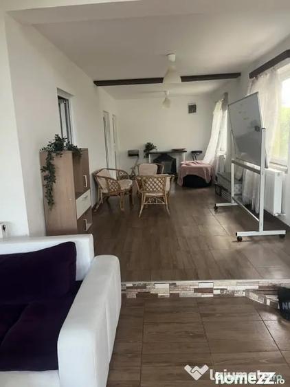 Casă cu 6 camere cu Teren 500 Mp în Central