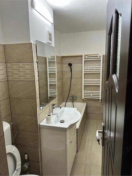 Apartament cu 3 camere decomandat în Sud