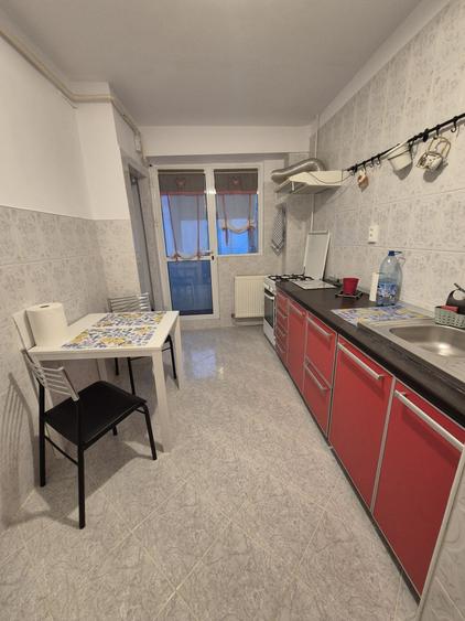 Apartament cu 2 camere decomandat în Sârbi