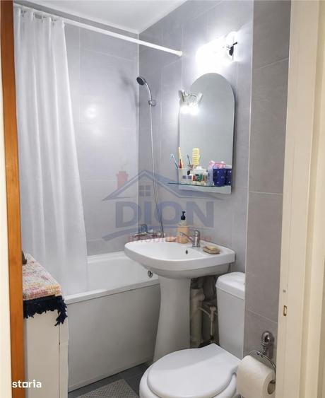 Apartament cu 2 camere decomandat în Drumul Taberei