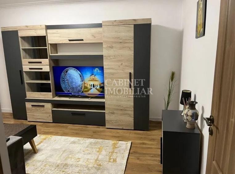 3 camere spațioase, 2 băi, balcon mare – zonă centrală excelentă! - 1