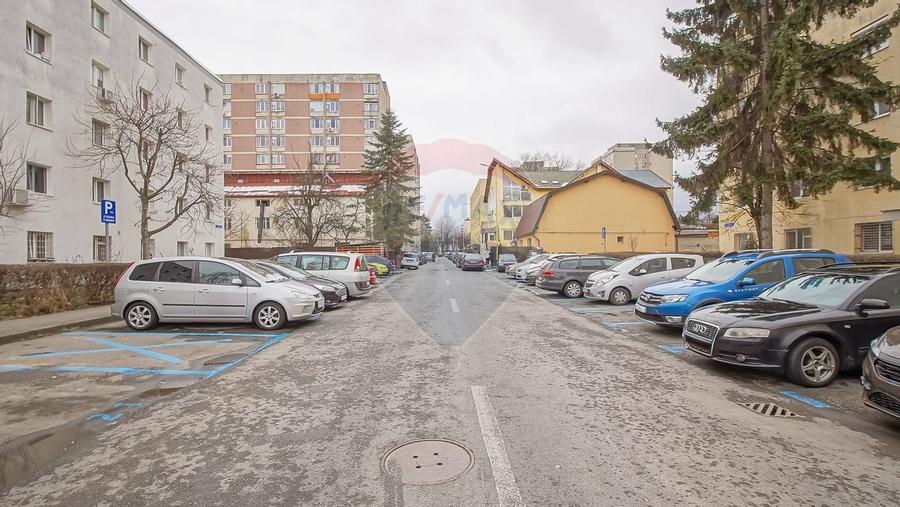 Comision 0% | Cameră 21 mp – Str. Înfrățirii, Brașov - 13