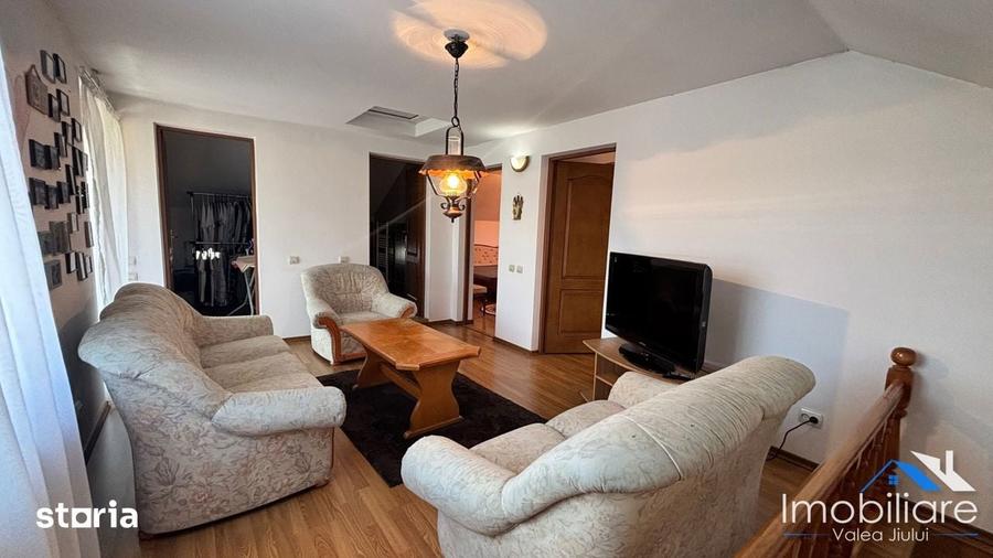 Casa - Petrila | 125 mp | La intrarea in oras | Strada principala - 11