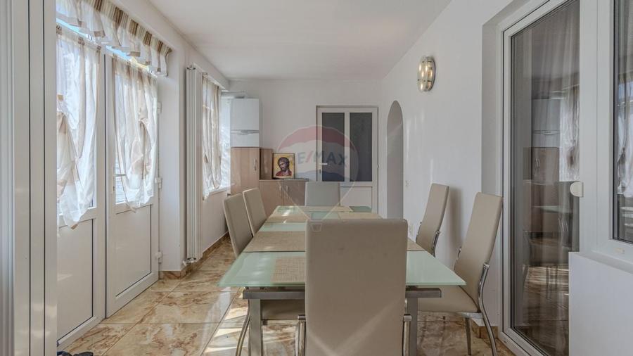 Casa / Vila cu 10 camere de vanzare in Moieciu de Jos - 4