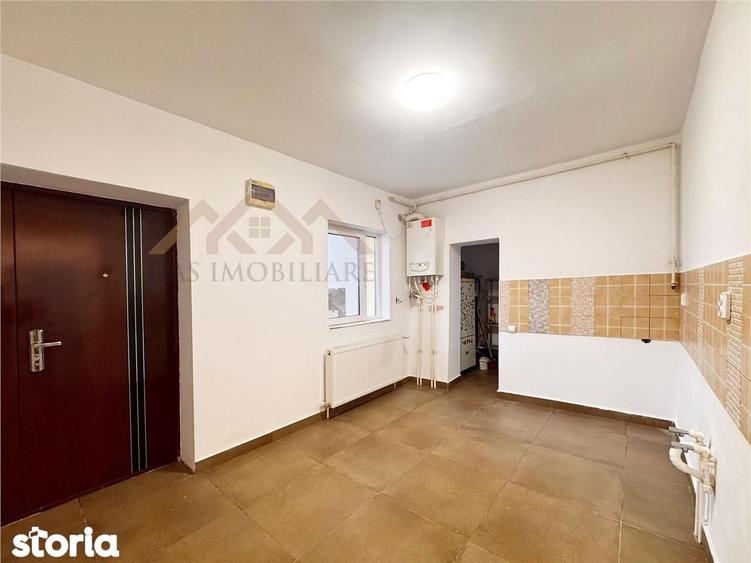 Apartament 3 camere, parter, cu loc de parcare si gradina, zona Piata - 10