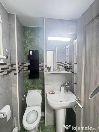 Apartament cu 3 camere nedecomandat în Tomis Nord