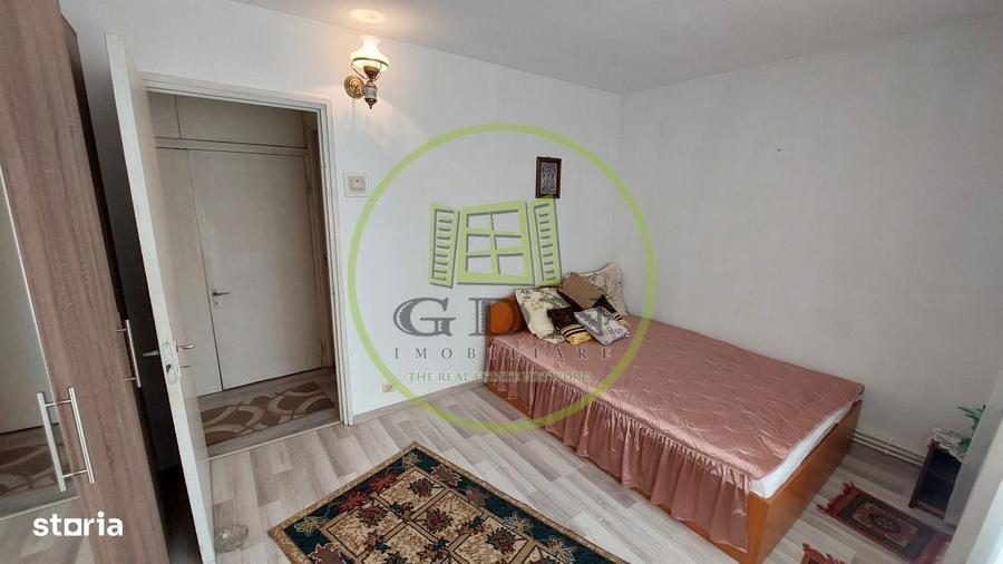 Apartament 2 camere semidecomandat, parter, Craiovita zona Scoala Elen - 1