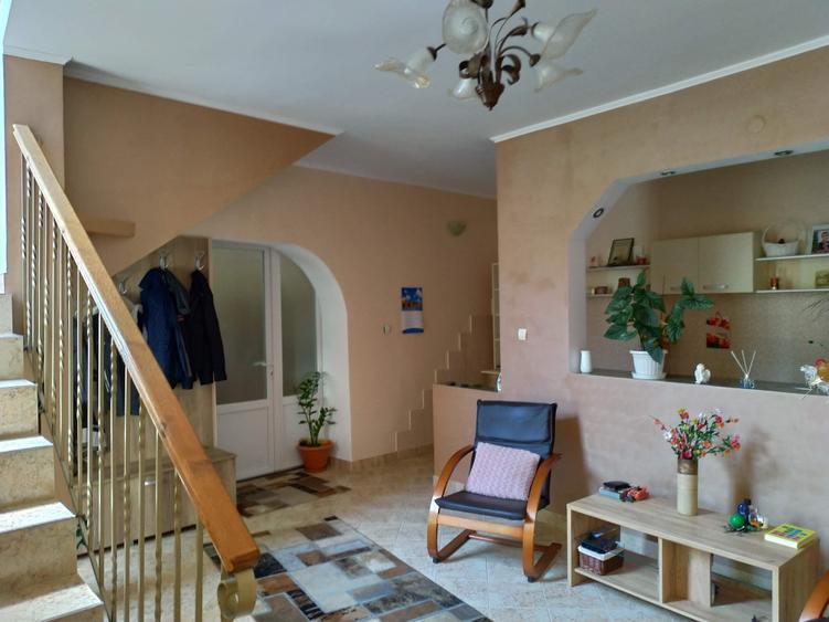 Casa in zona Titulescu 220000 Euro - 11