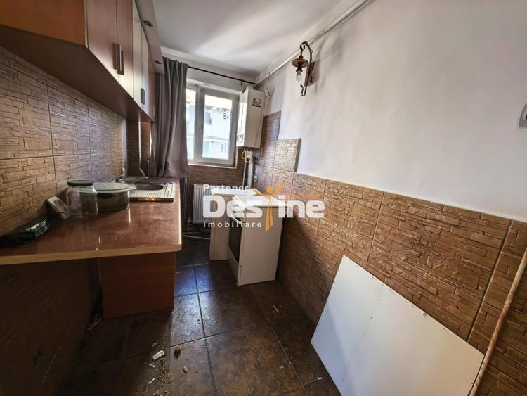 Piata Unirii -  Apartament cu 2 camere 48 mp decomandat, balcon, geam la baie - 8