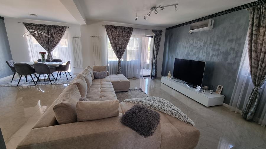 Individuala - 4 Camere - 3 Bai - Piscina - Mobilata Utilata - 3