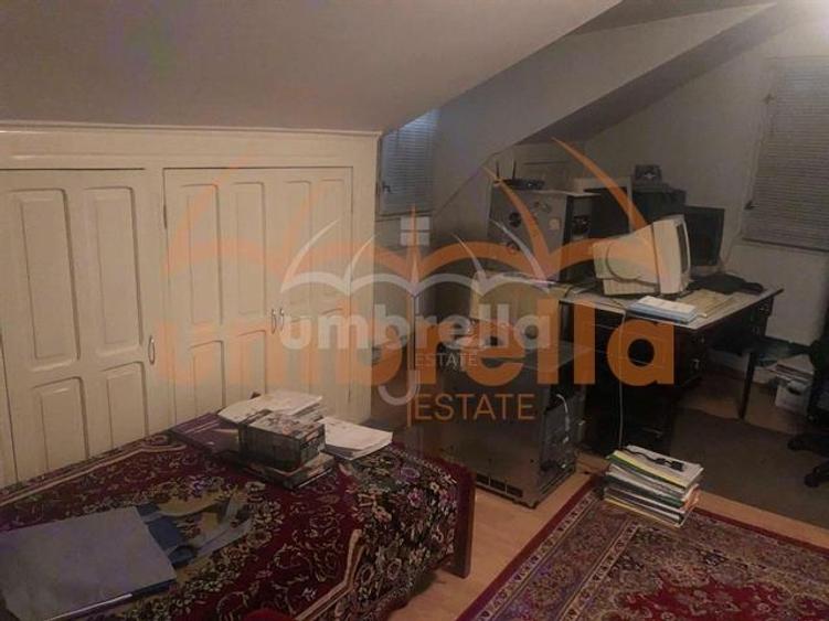 Casa de vanzare - zona centrala str. Paris - 18