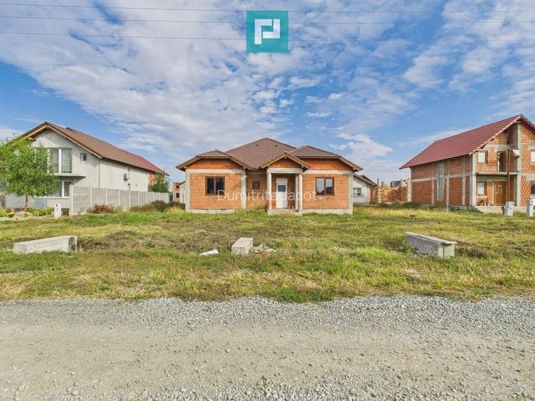 Casă la roșu, 4 camere, Zimandul Nou