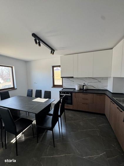 Casă cu 4 camere decomandat în Todirel