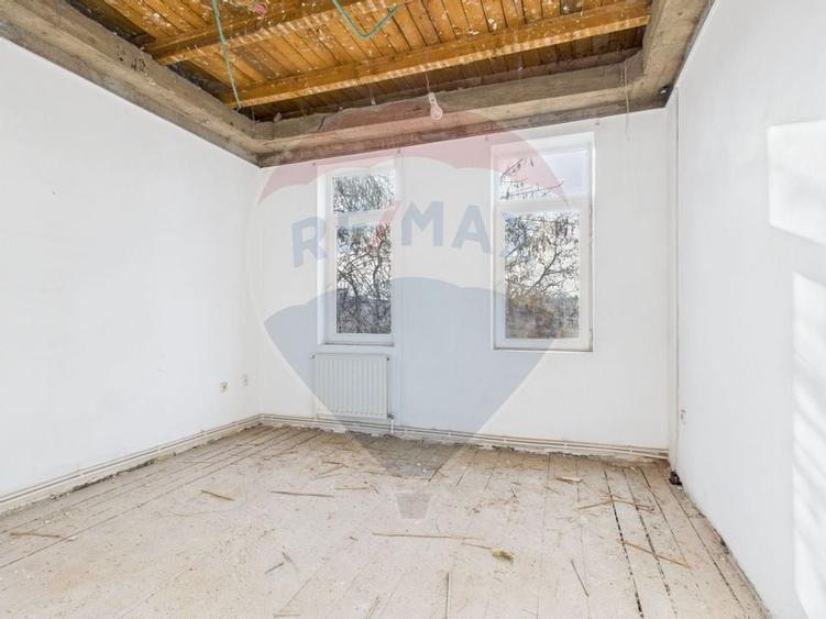 Vila S+P+2+M, 15 camere, ideala pentru investitie - Ștefan cel Mare - 9