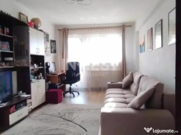 Centru- apartament 3 camere - 1