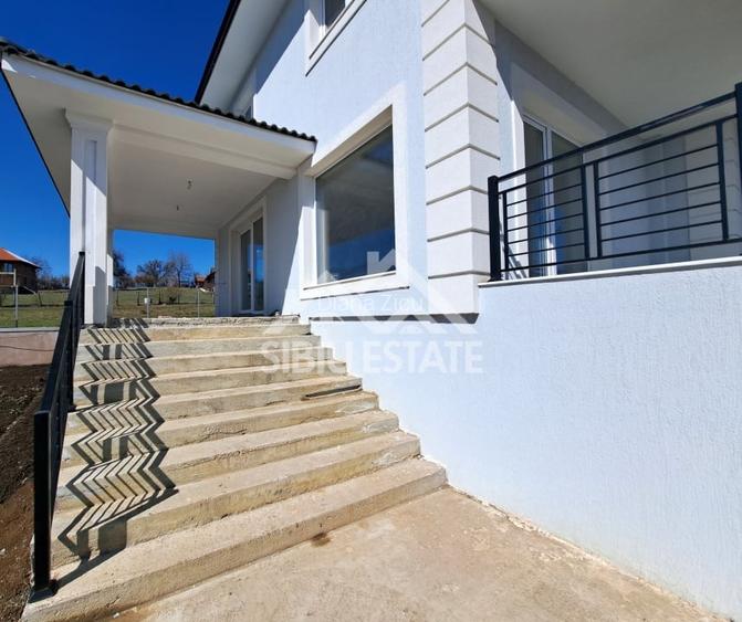 Casa noua cu garaj, terase, teren 600, Sibiu Tocile