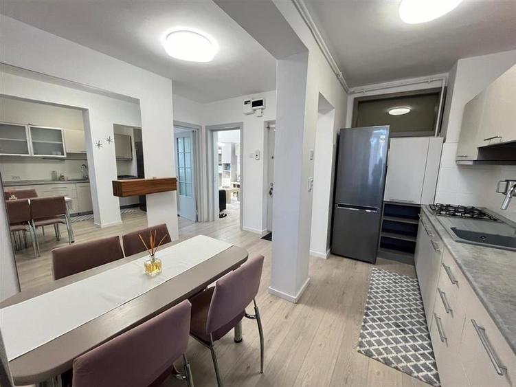 Apartament modern 3 camere si balcon etaj 2 zona Strand - 15