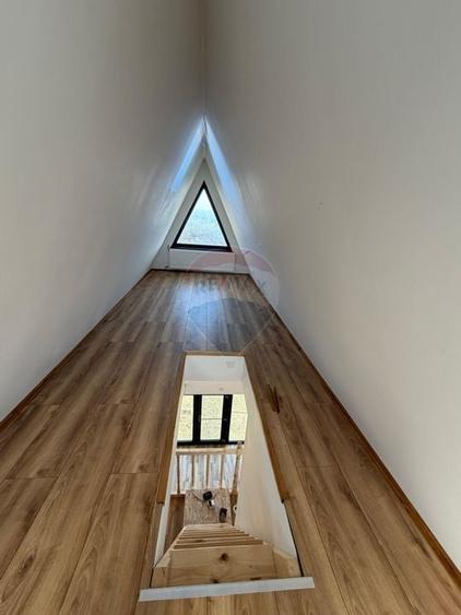 De vanzare Cabana A-Frame cu 1850 mp teren in zona Pucioasa, DB - 17