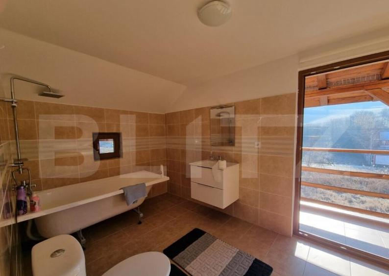 Casa individuala, 195 mp, 6300 mp teren, zona Jucu - 2