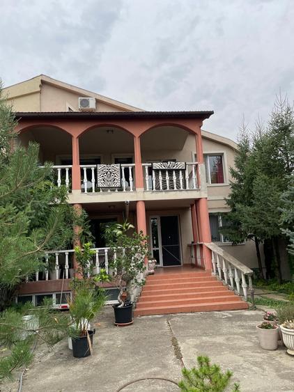 Casa deosebita P+E+M  Central-Biserica - 1