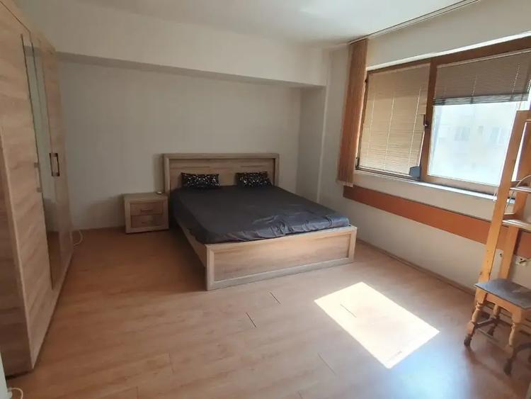 Universitate metrou 4min-Calea Victoriei - 6