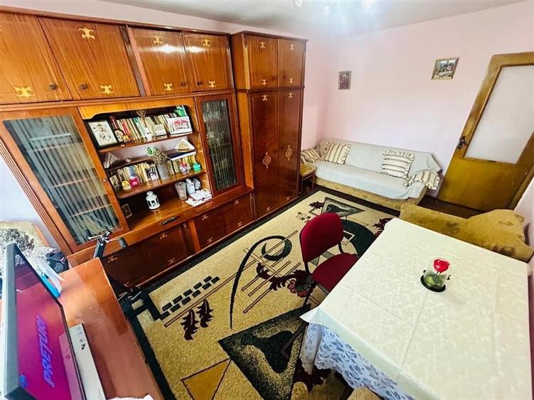 3 camere decomandat, bloc din 1980 zona Alaexandru-Rond Zimbru - 4