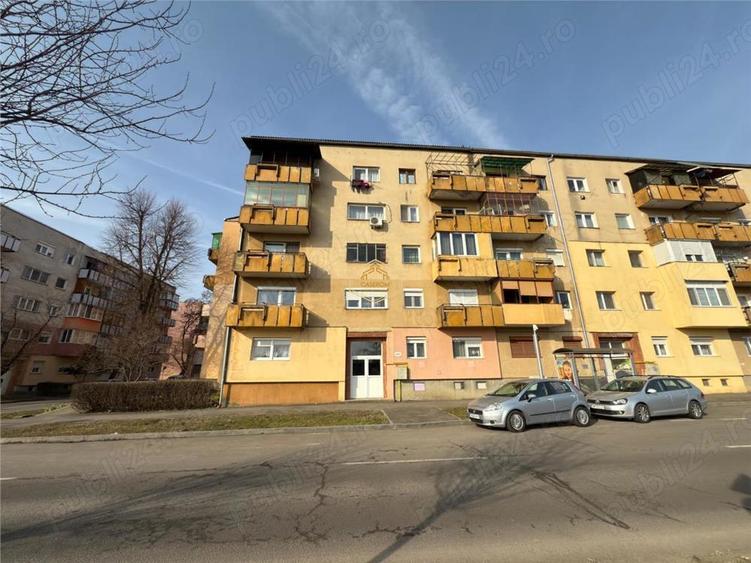 Apartament cu 2 camere decomandat | Micro 17 - 1