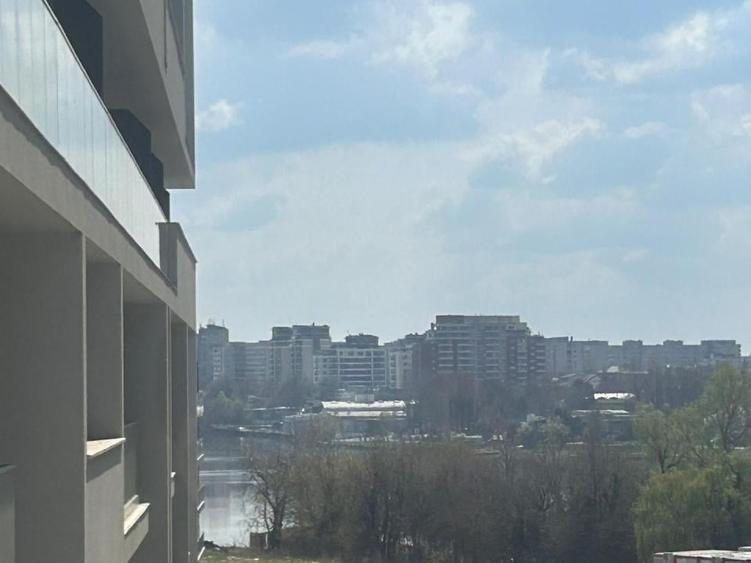 vanzare 3 camere  Fabrica de Glucoza, vedere lac,parcare - 1