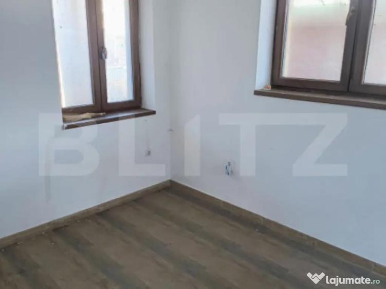 Casa spatioasa de vinzare,ideala atat pentru locuit ,inves - 6