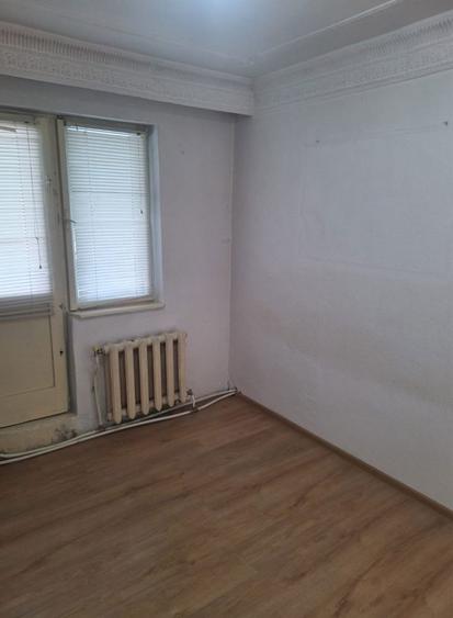 Vand apartament 2 camere nedecomandat - 1