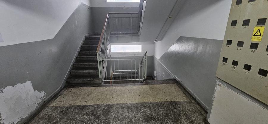 Garsoniera-renovata-integral-mobilata-utilata-poarta-6 - 12