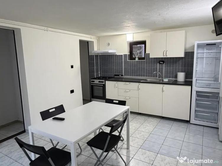 Inchiriez casa cu 3 camere la curte - 4