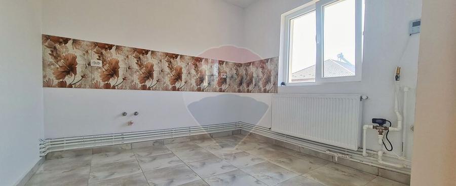 Casa noua in Ciorogarla - 3 dormitoare, living spa?ios - 16