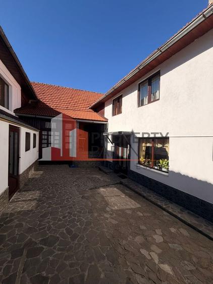 Casă tradițională cu 1800 mp teren  în Sohodol, Bran | Priveliște superba - 7