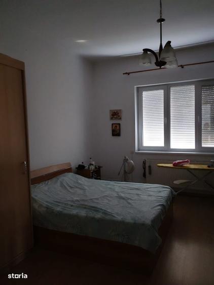 Casă cu 3 camere în Central