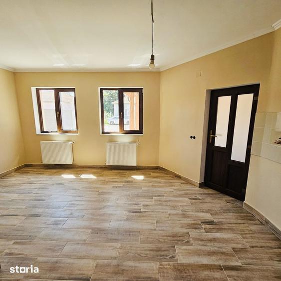 Casă cu 4 camere cu Teren 520 Mp în Borș