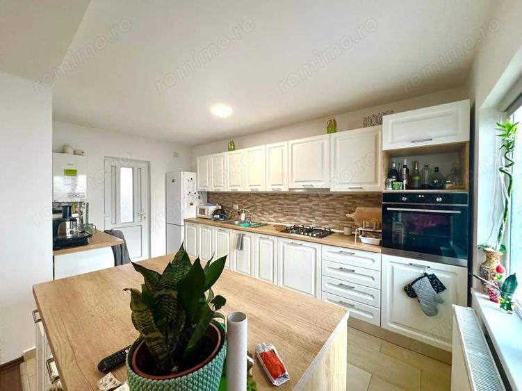 Casa individuala mobilata -655 mp teren - 4 camere |Sanmihaiu Roman| - 5