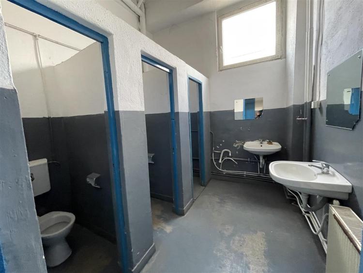 Hala industriala de inchiriat 614mp acces facil Piata 1 Mai. - 8