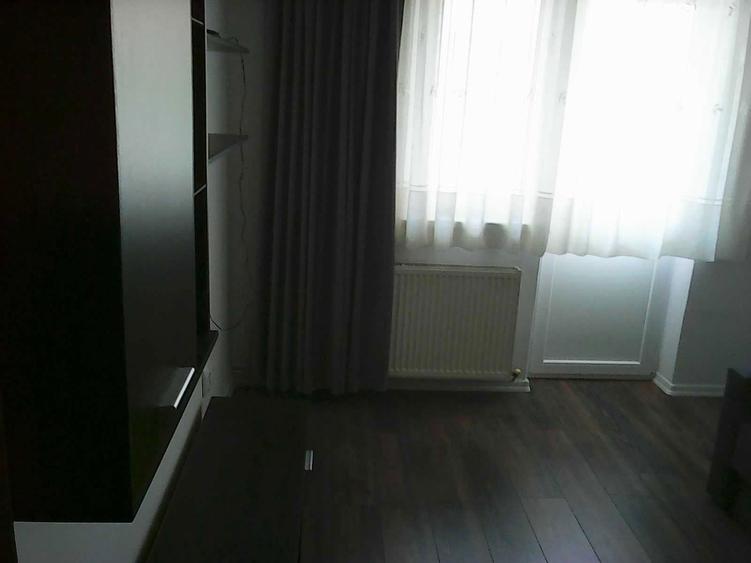 Vand apartament 3 camere in Medias etajul 1 - 1