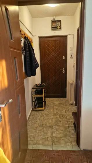 Inchiriez apartament 2 camere - 1