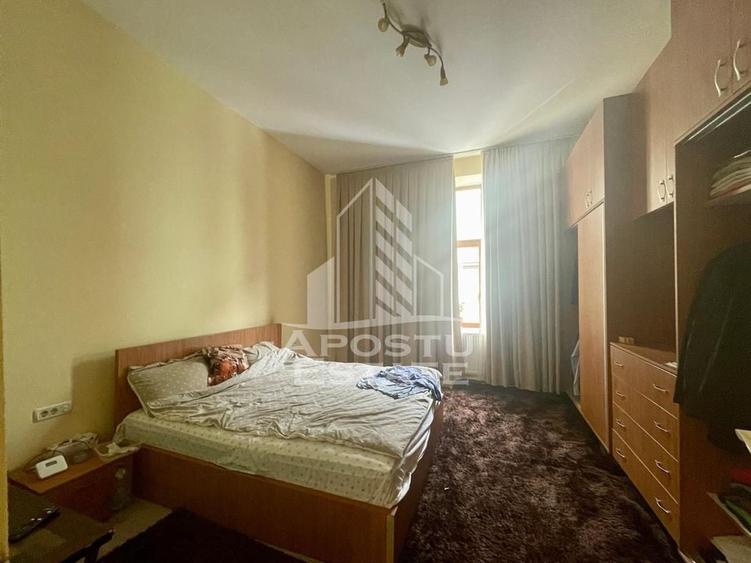 Casa cu 2 apartamente – zona Piata Catedralei - 25