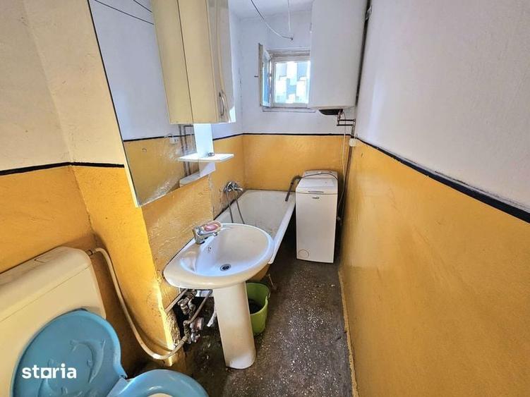 Vand apartament 3 camere in Moroasa 2 - 4