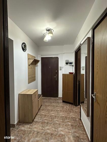 Apartament cu 4 camere decomandat, mobilat în Titan