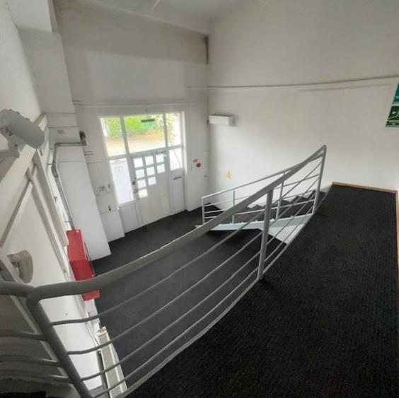 HALA DEPOZITARE 260mp si parte birouri 150mp finisat la cheie! - 11