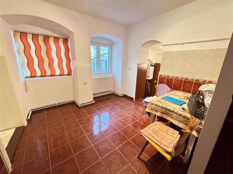 Apartament 3 camere la casa zona Centrala - 6