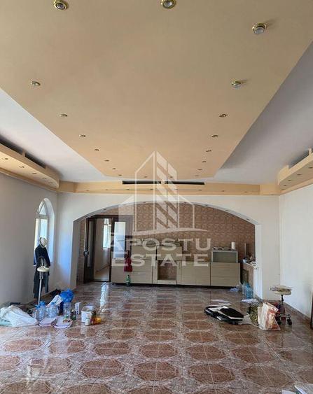 Doua case in aceea?i curte - 3