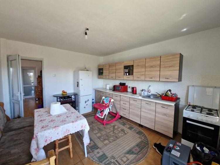 Mihailesti, vanzare vila P+M, 258mp, teren 912mp. - 6