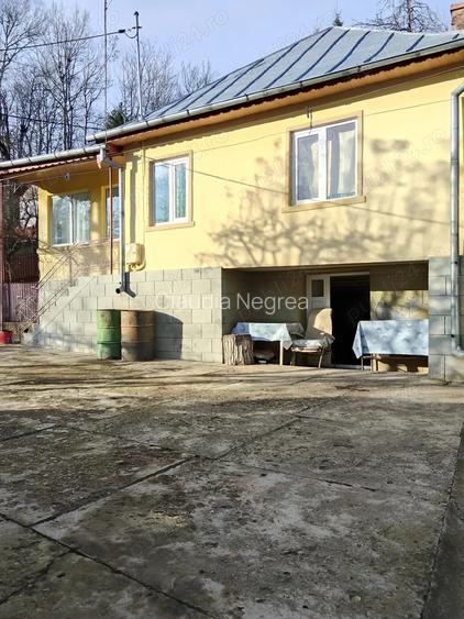 Casa batraneasca de vanzare