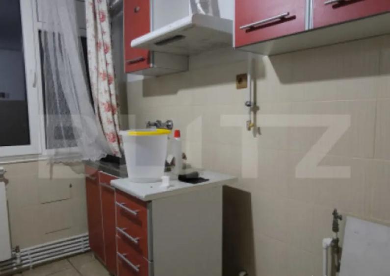 Apartament 2 camere, decomandat, etaj intermediar, zona Poli - 7