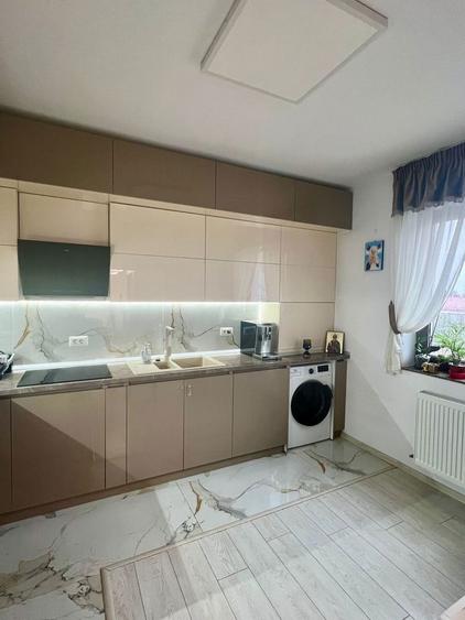 Vand ap. 3 camere, decomandat, zona ultracentrala - 1